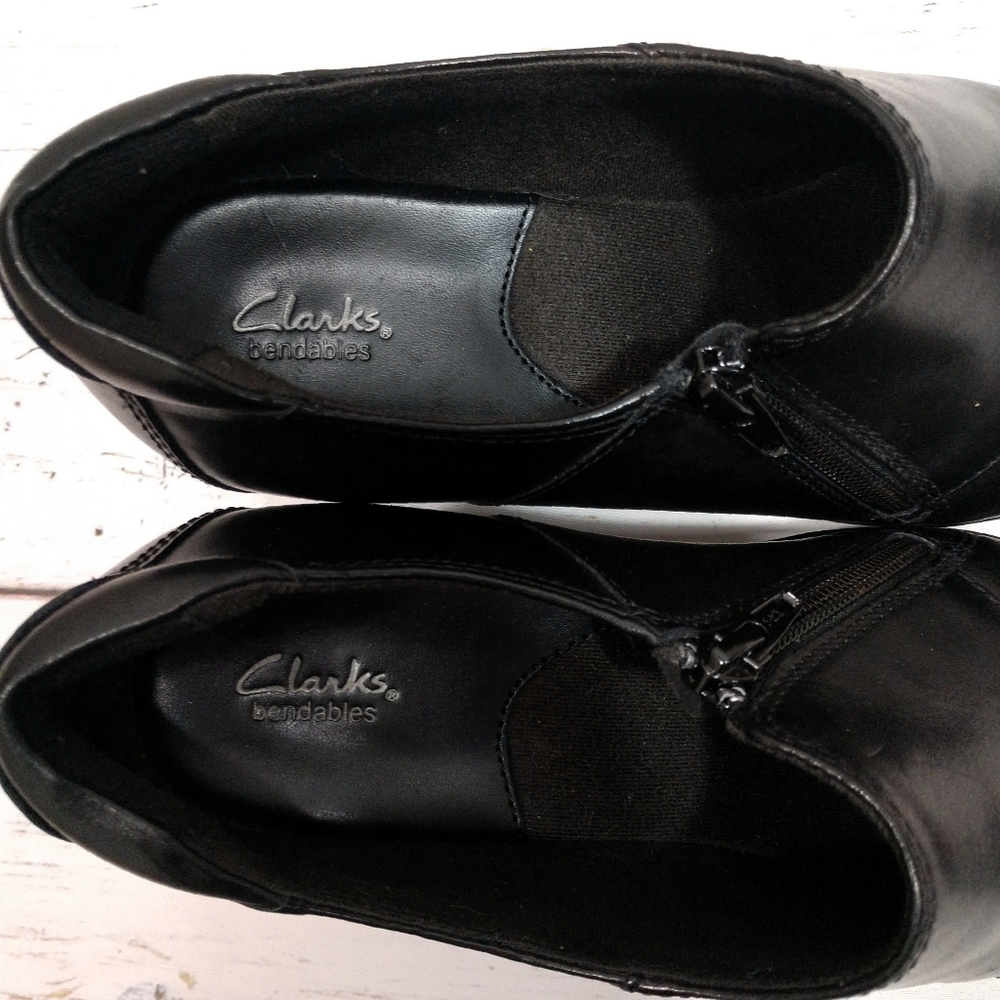 Clarks Bendables Women's Leather Heeled Booties 9M - Picture 8 of 10